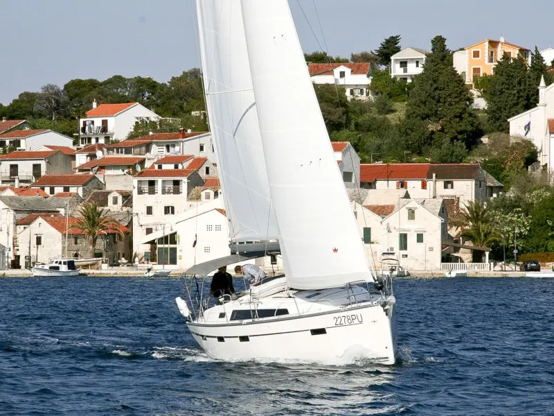 Maestral, Main image