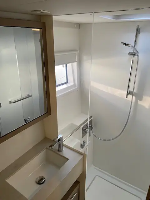 Star of the Seas IV, Shower