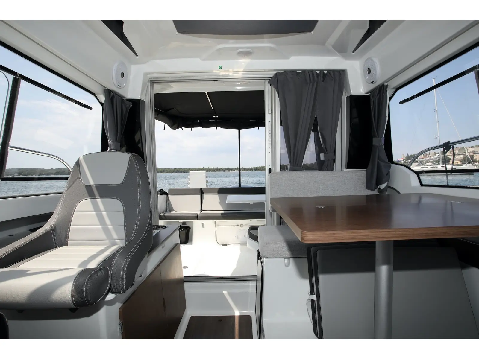 WAVE, Interior image