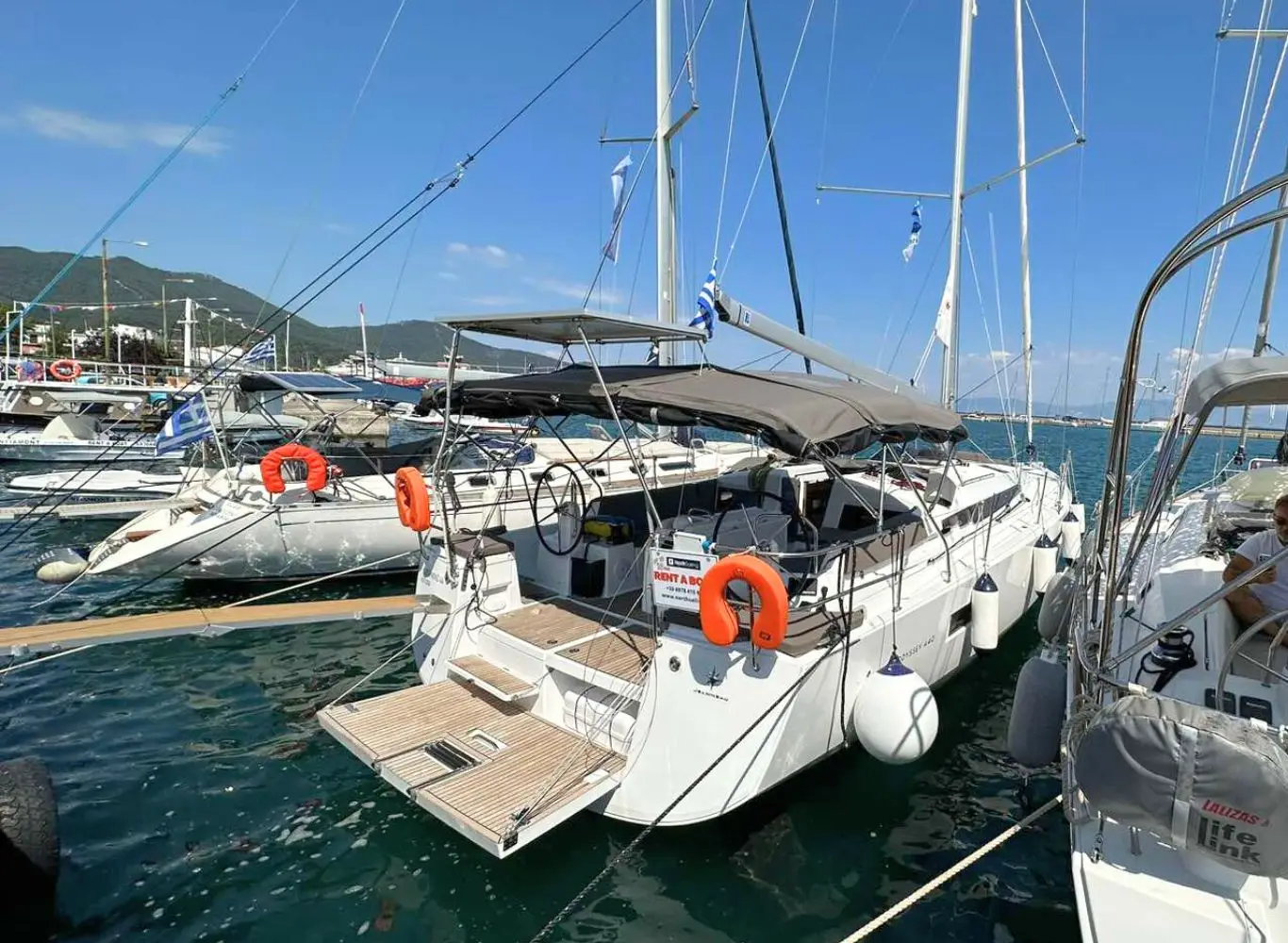 North Wind 44, photograph 6