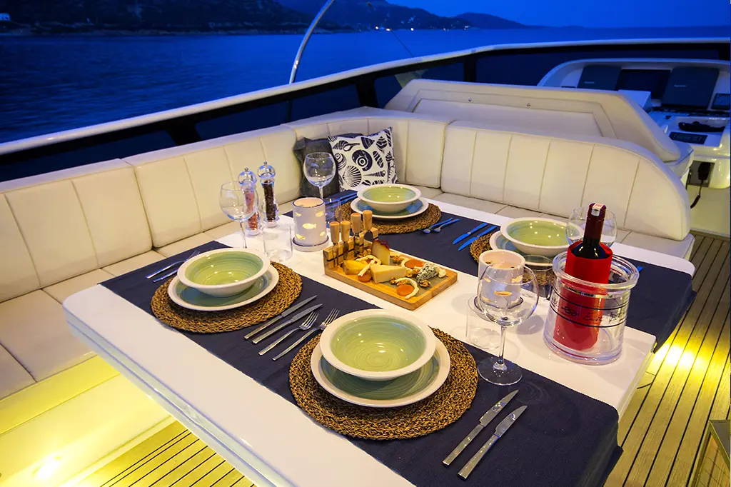 24M Deluxe Maiora Motoryacht, photograph 15