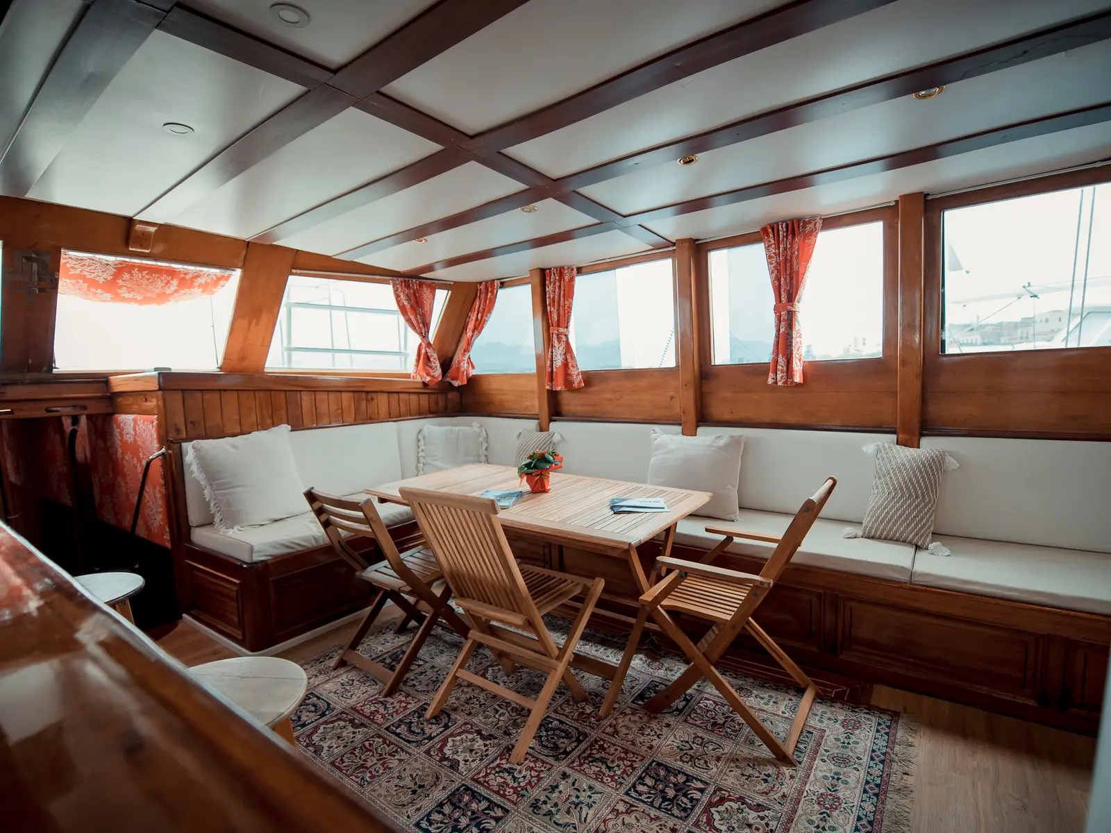 (CabinVulcano - double bed + single bed) Kaptan Yilmaz II , Interior image