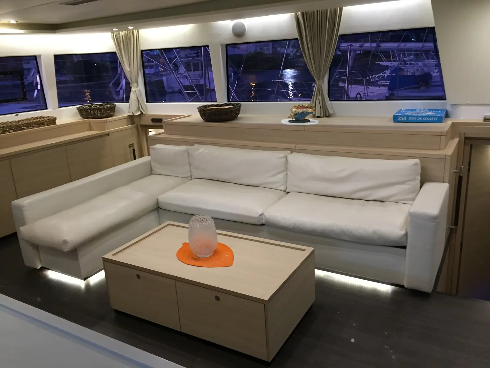 Marlena, Lounge / Salon
