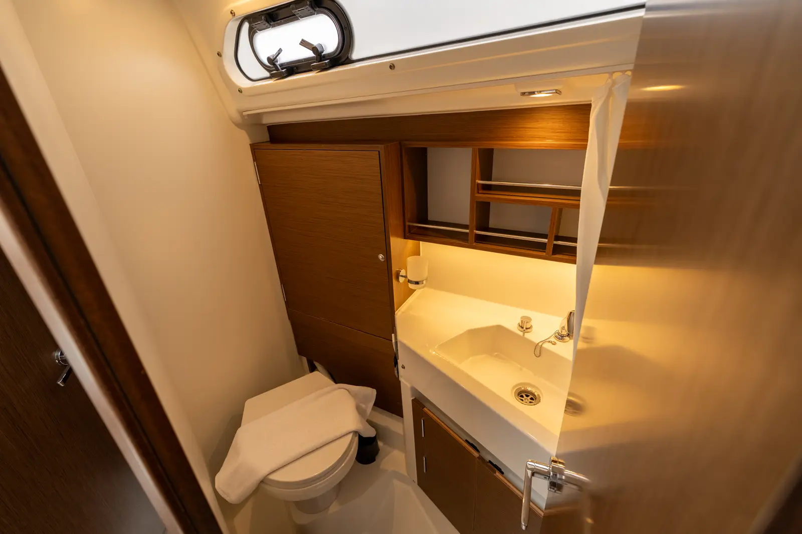 Pluto - Comfort line, Toilet