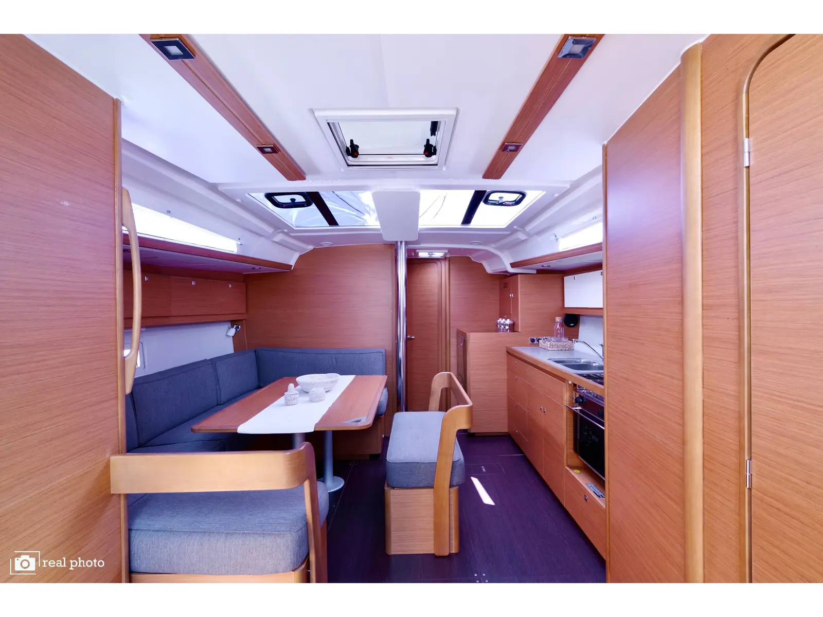 Noah - Water maker, Solar Panel, Interior image