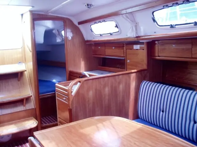 Konstantinos, Interior image