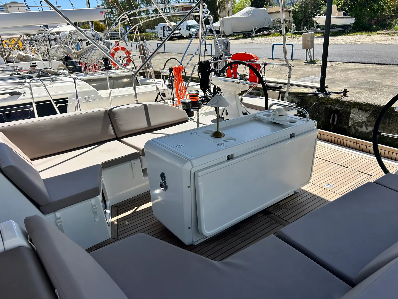Barracuda (Refit 2026 - A/C - Generator - Electric Heads - 12 Pax), foto 9