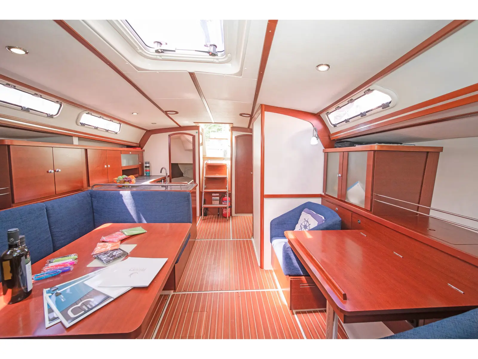 Aeolus, Interior image