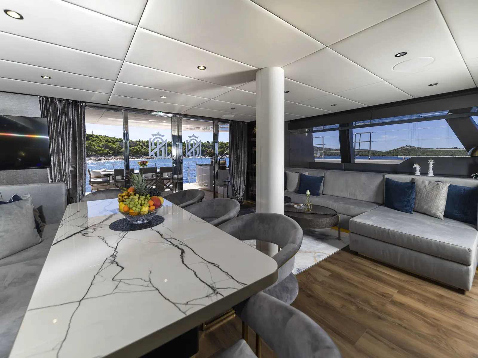 Mr.Si, Interior image