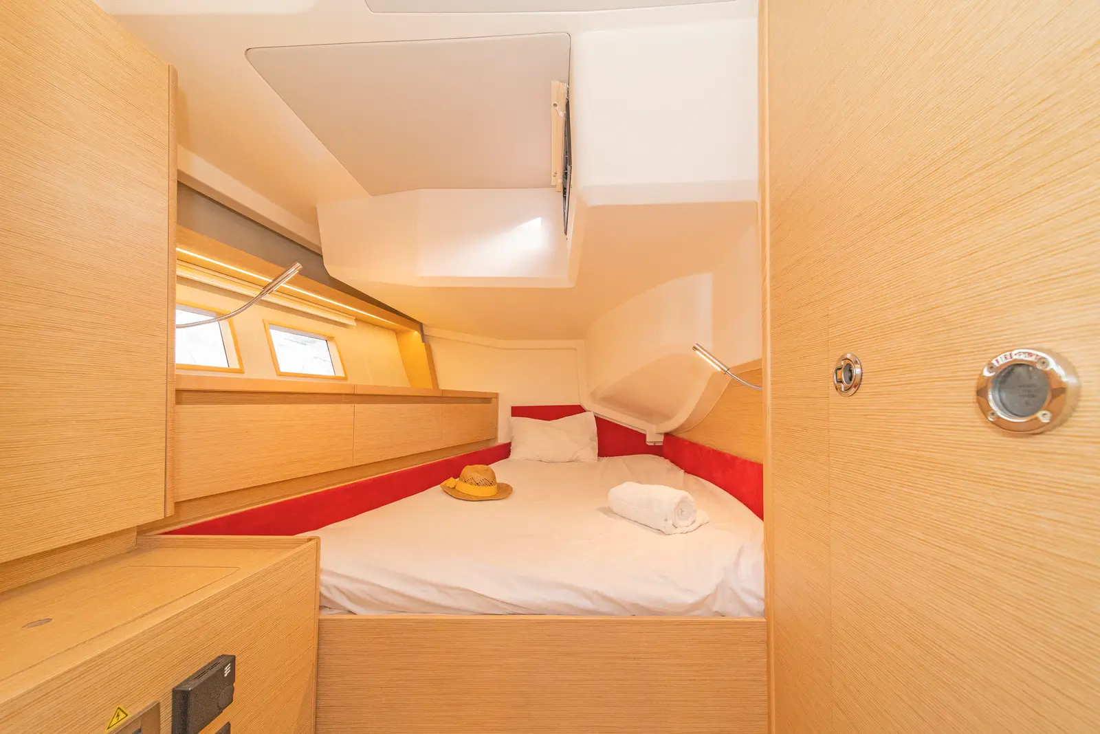 Amadea (ONLY SKIPPERED), photograph 9