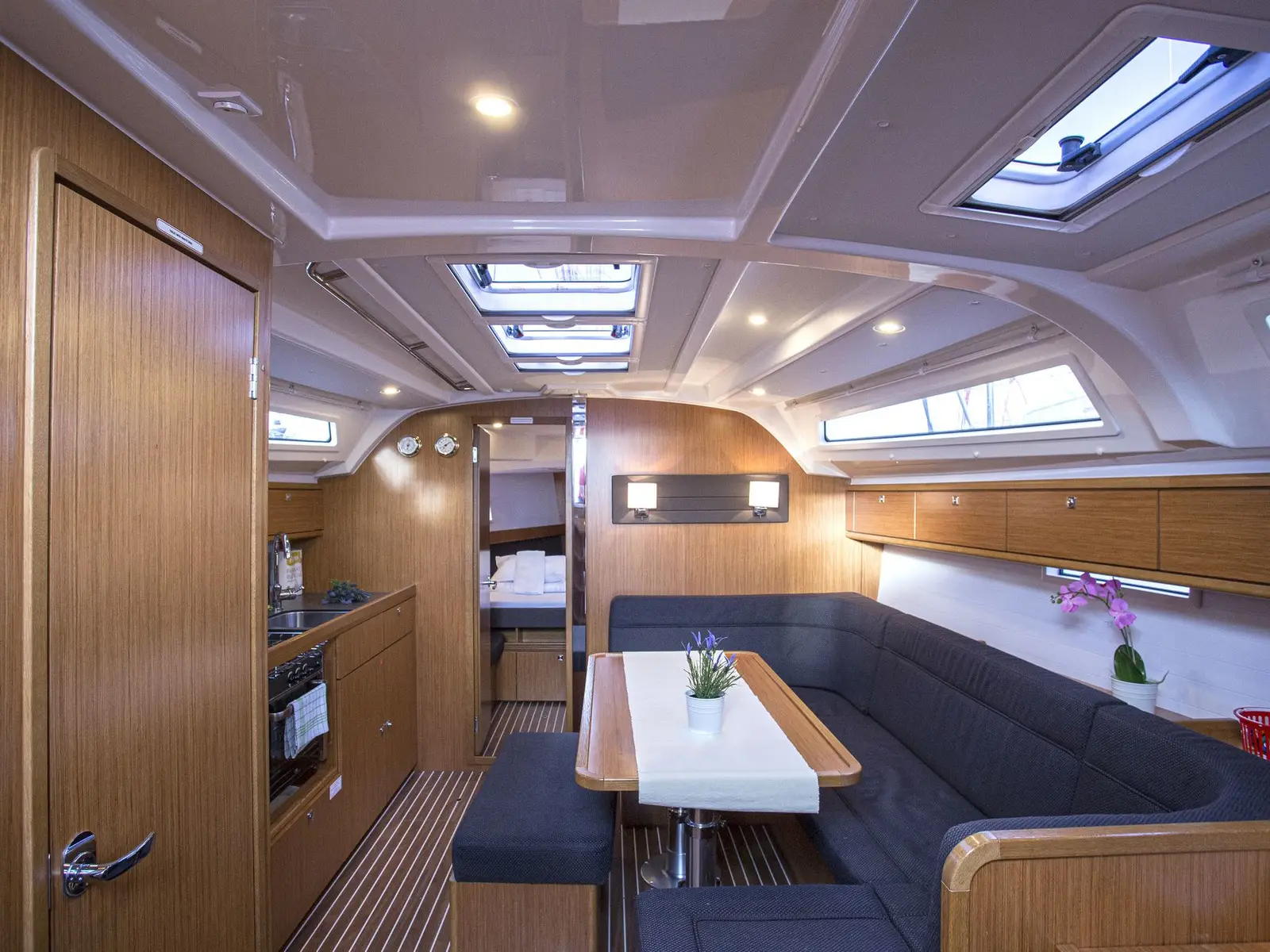 Instagram, Interior image