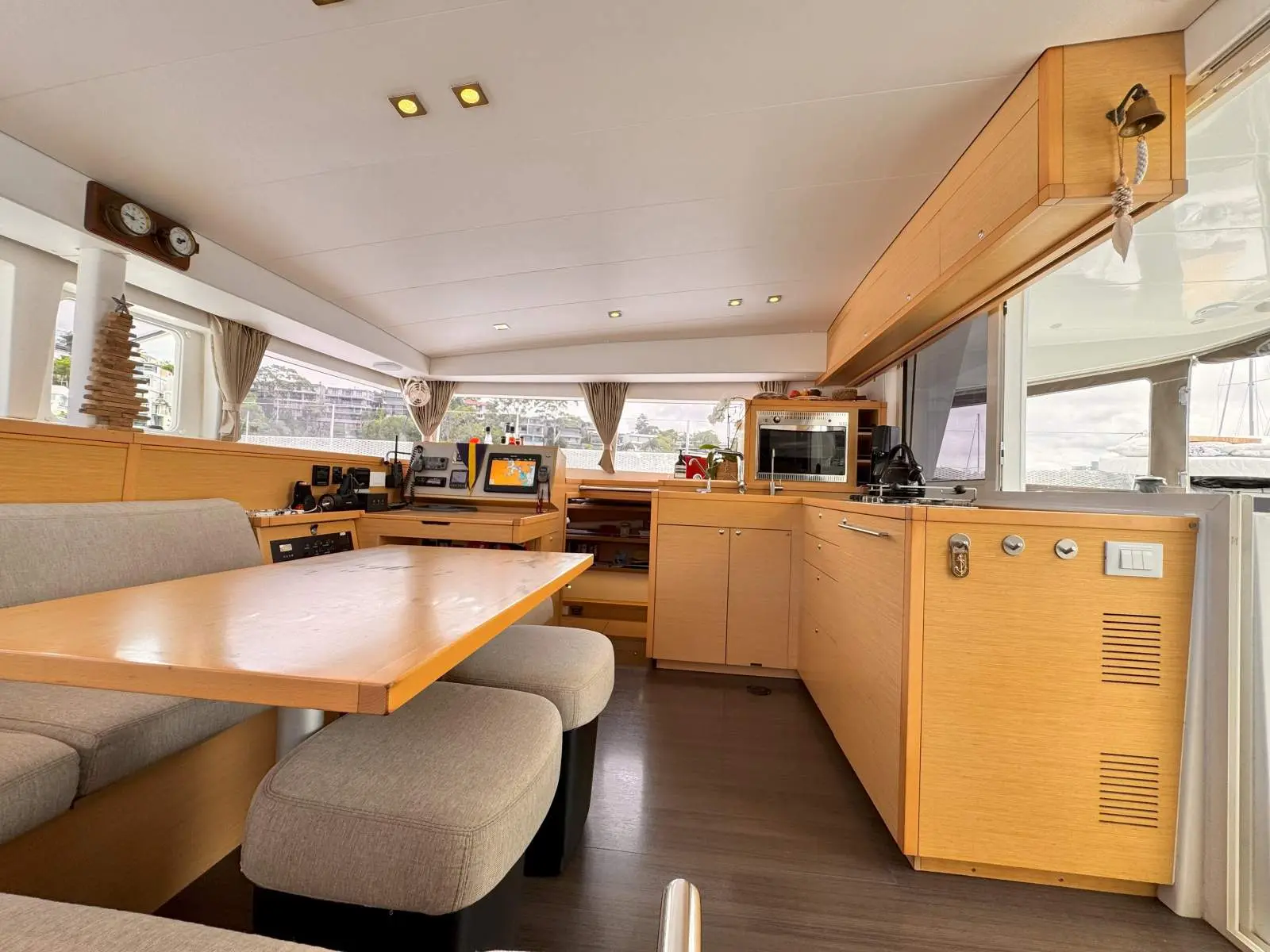 Cupid, Interior image
