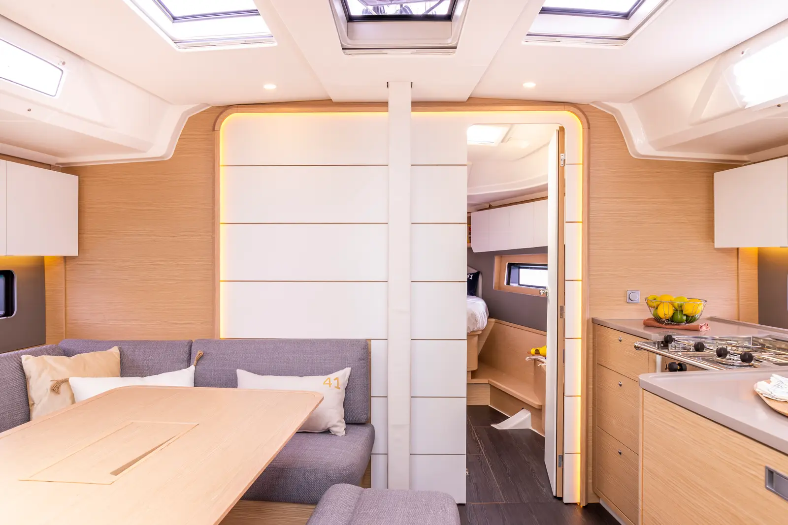 Sunsail 41.3 Premium Plus, photograph 5