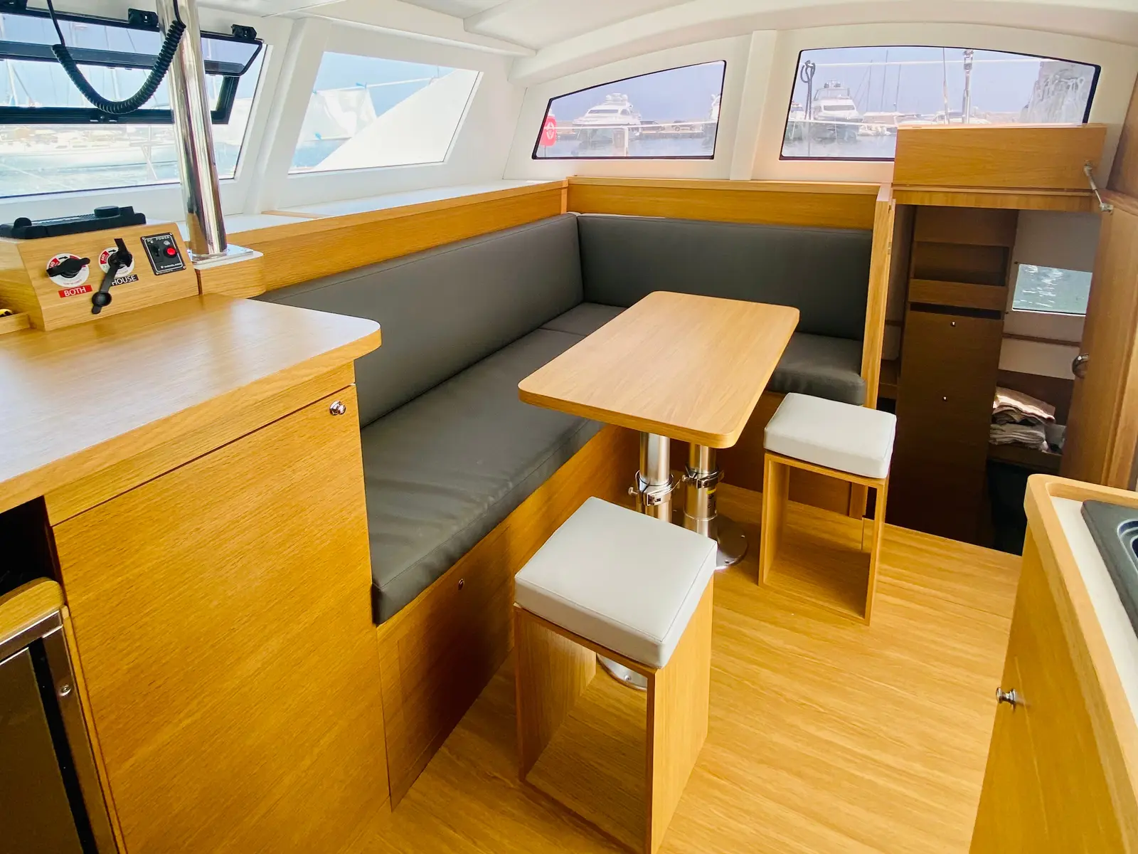 Altair, Interior image