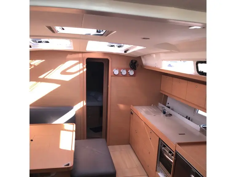 Familia, Interior image