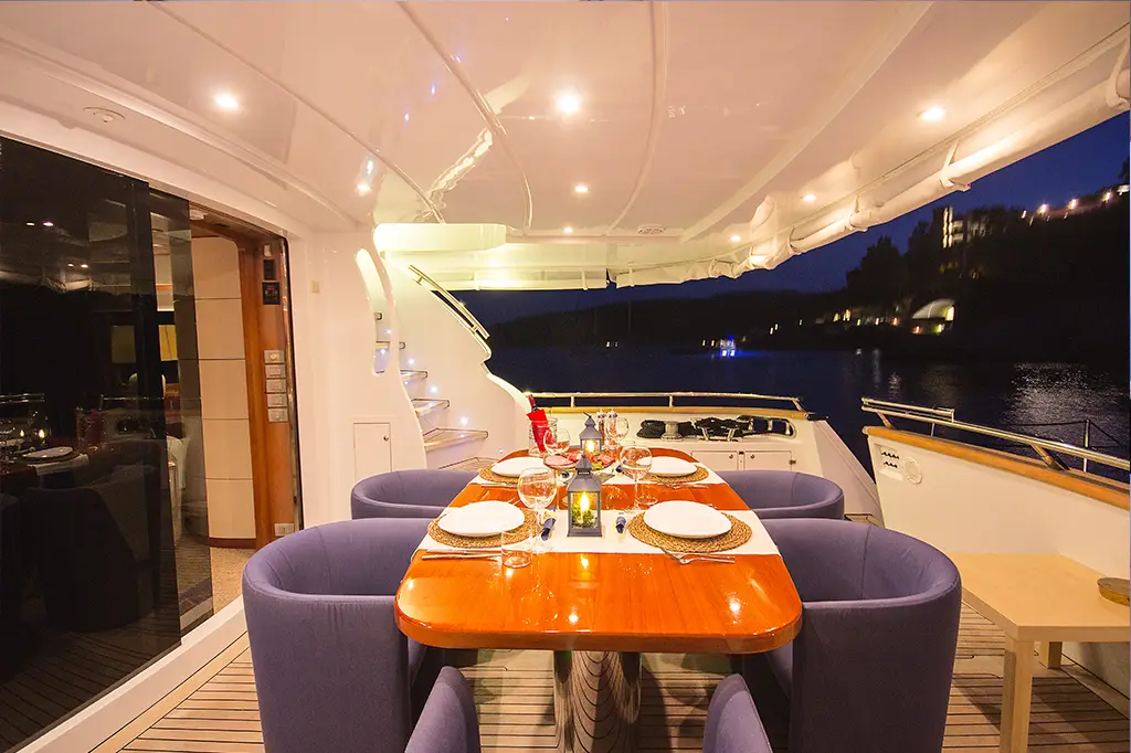 24M Deluxe Maiora Motoryacht, photograph 8