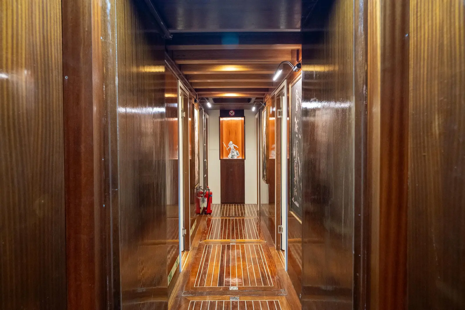 Premium, photograph 148