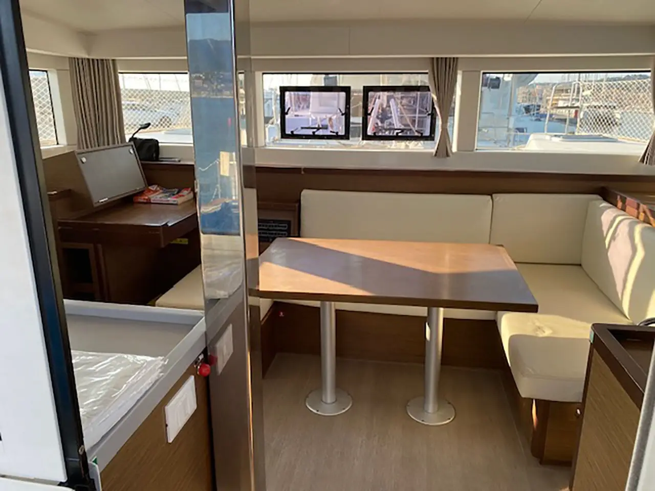 ESTEREL, Interior image