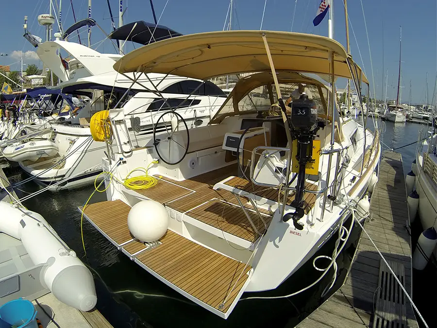 Major Tom, Dufour 382