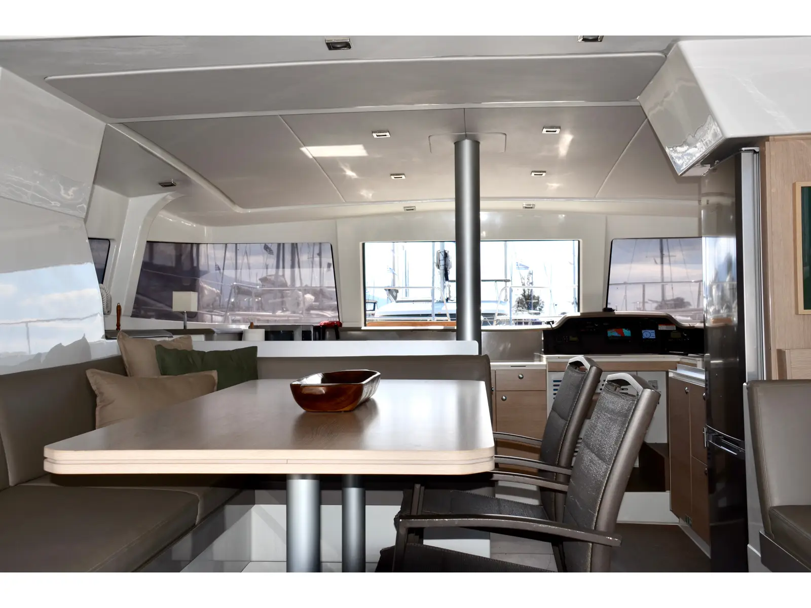 Hole in One, Interior image