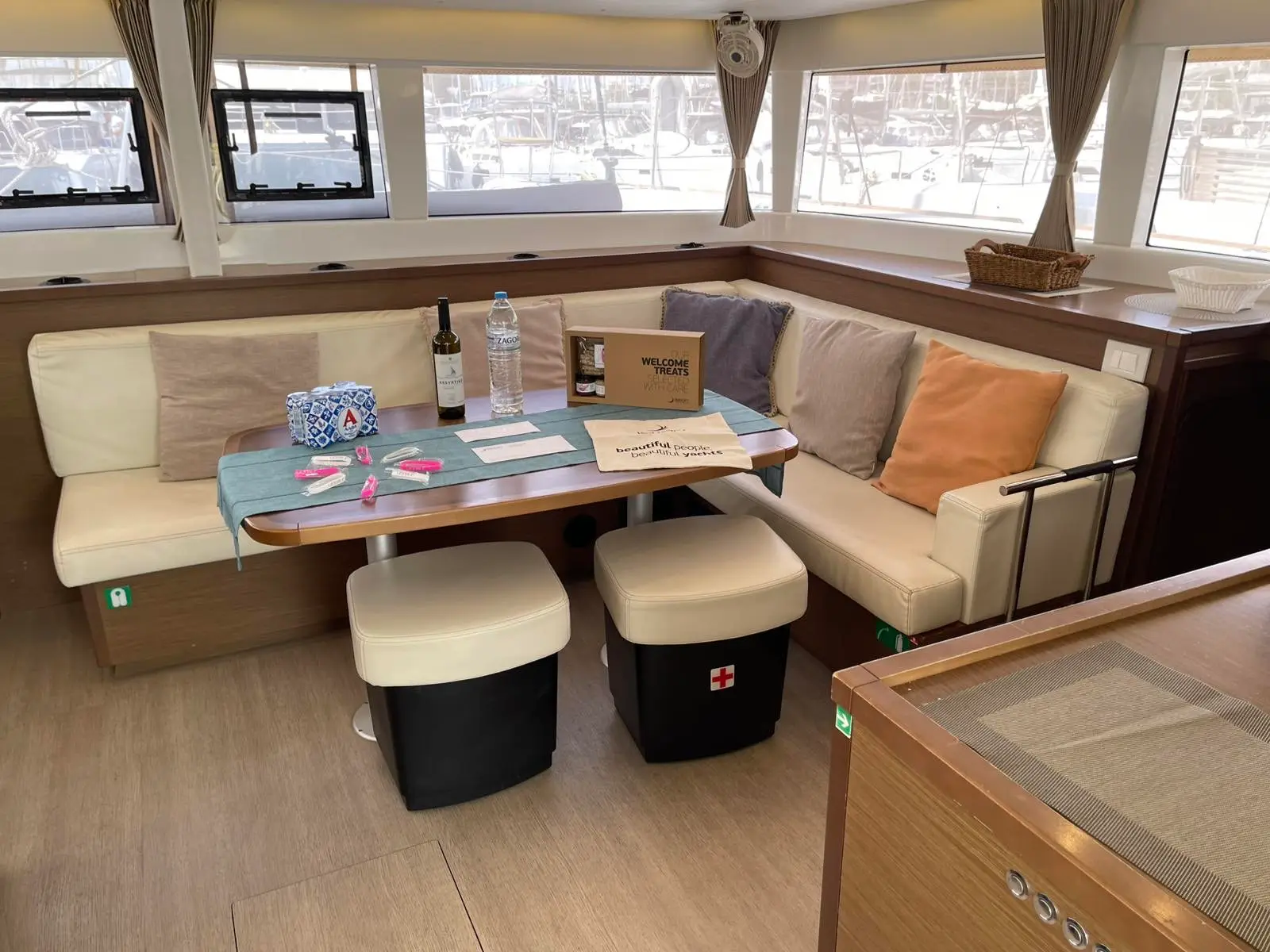Solstice , Interior image