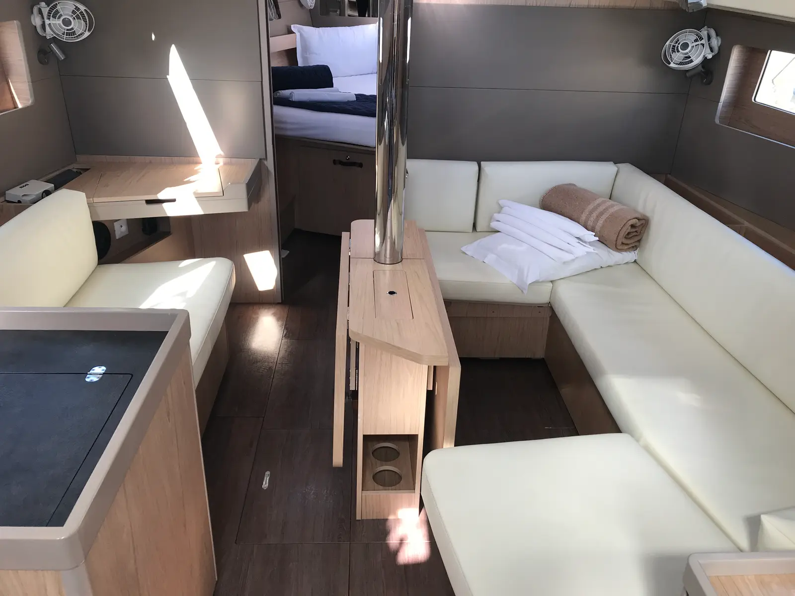 Perseus, Interior image