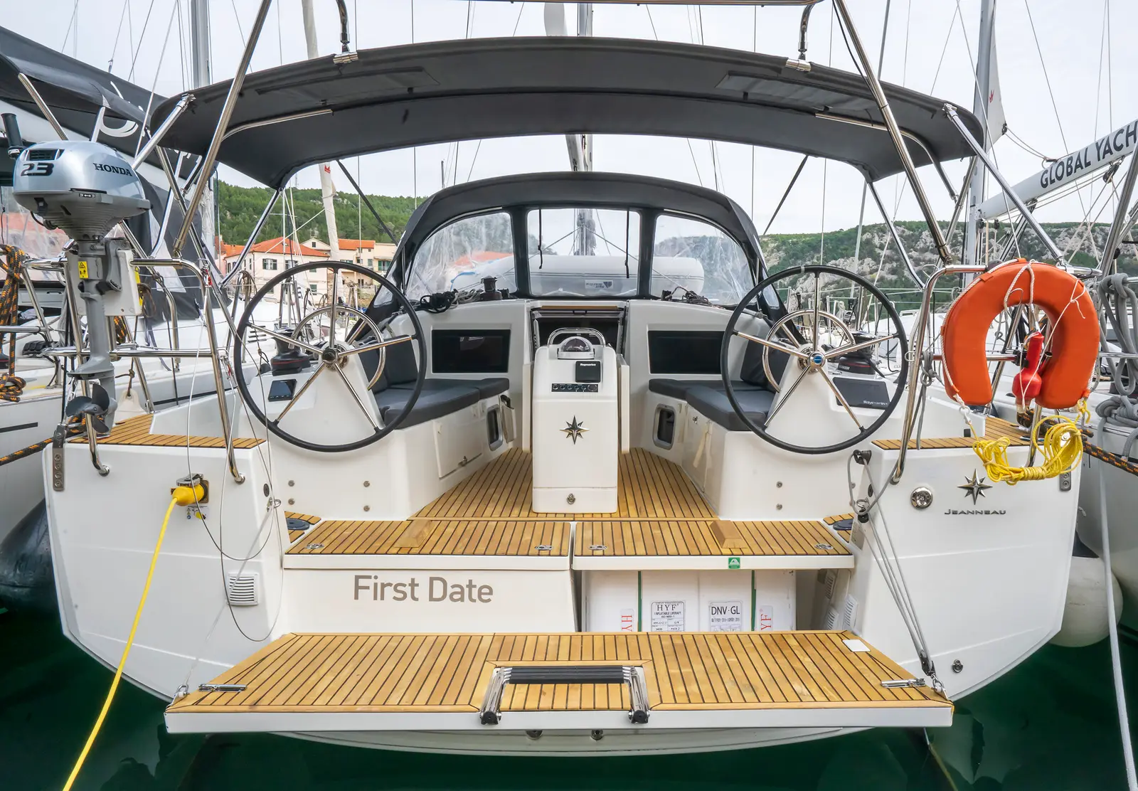 First Date, photograph 4