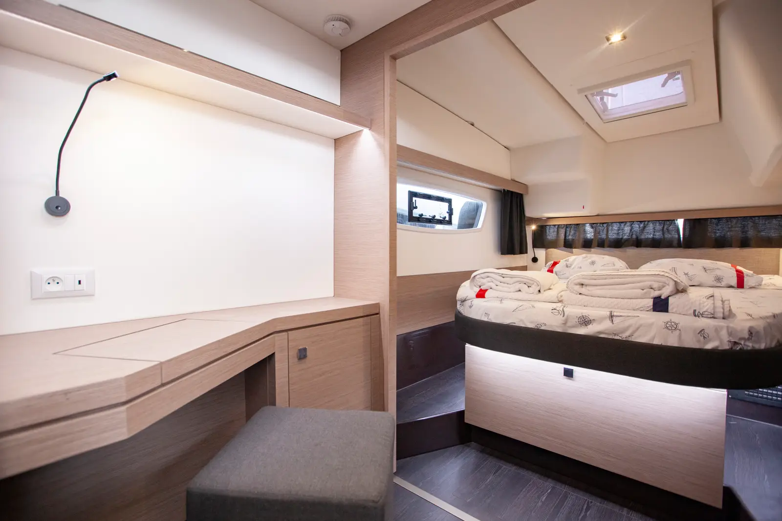 Serenita, Cabin (starboard side)