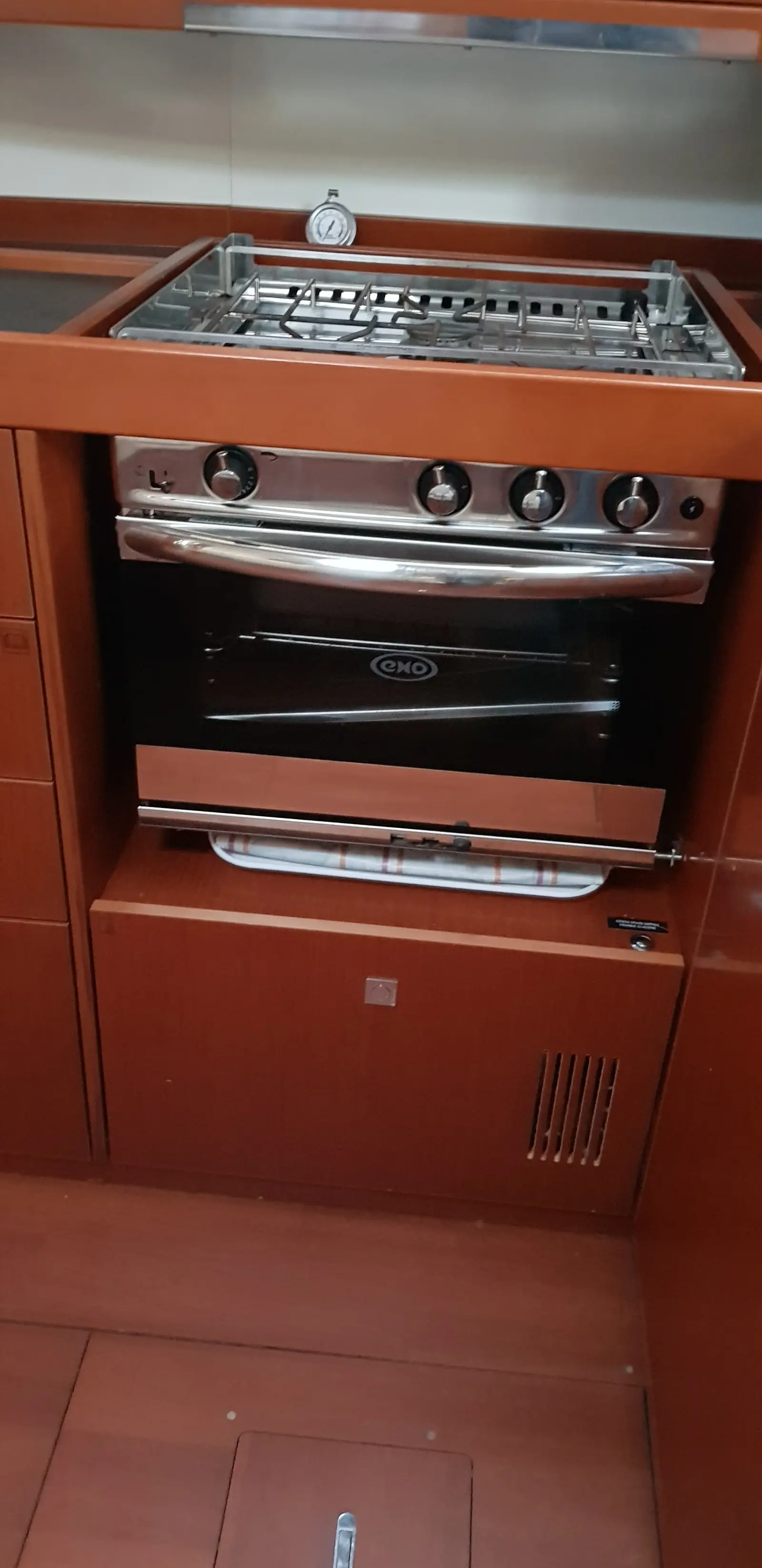 Senza Fine  ( A/C and Generator ), photograph 7