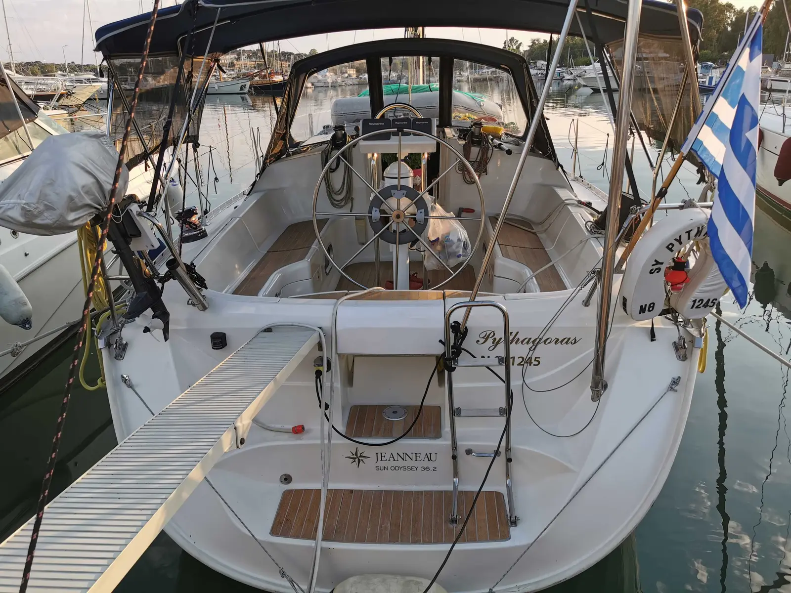 Pythagoras (electric head, wind generator), Sun Odyssey 36.2