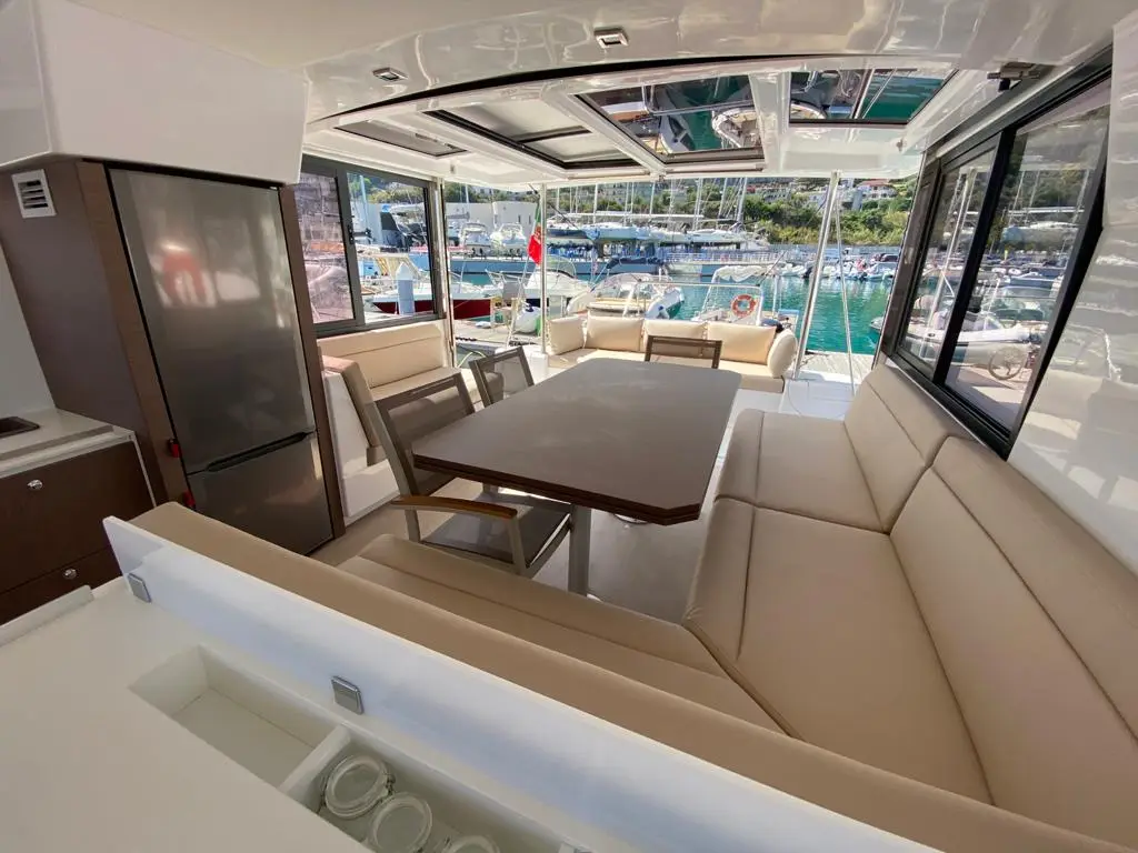 Orlandina, Interior image