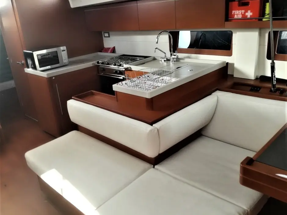 Aeolian Muse, Interior image