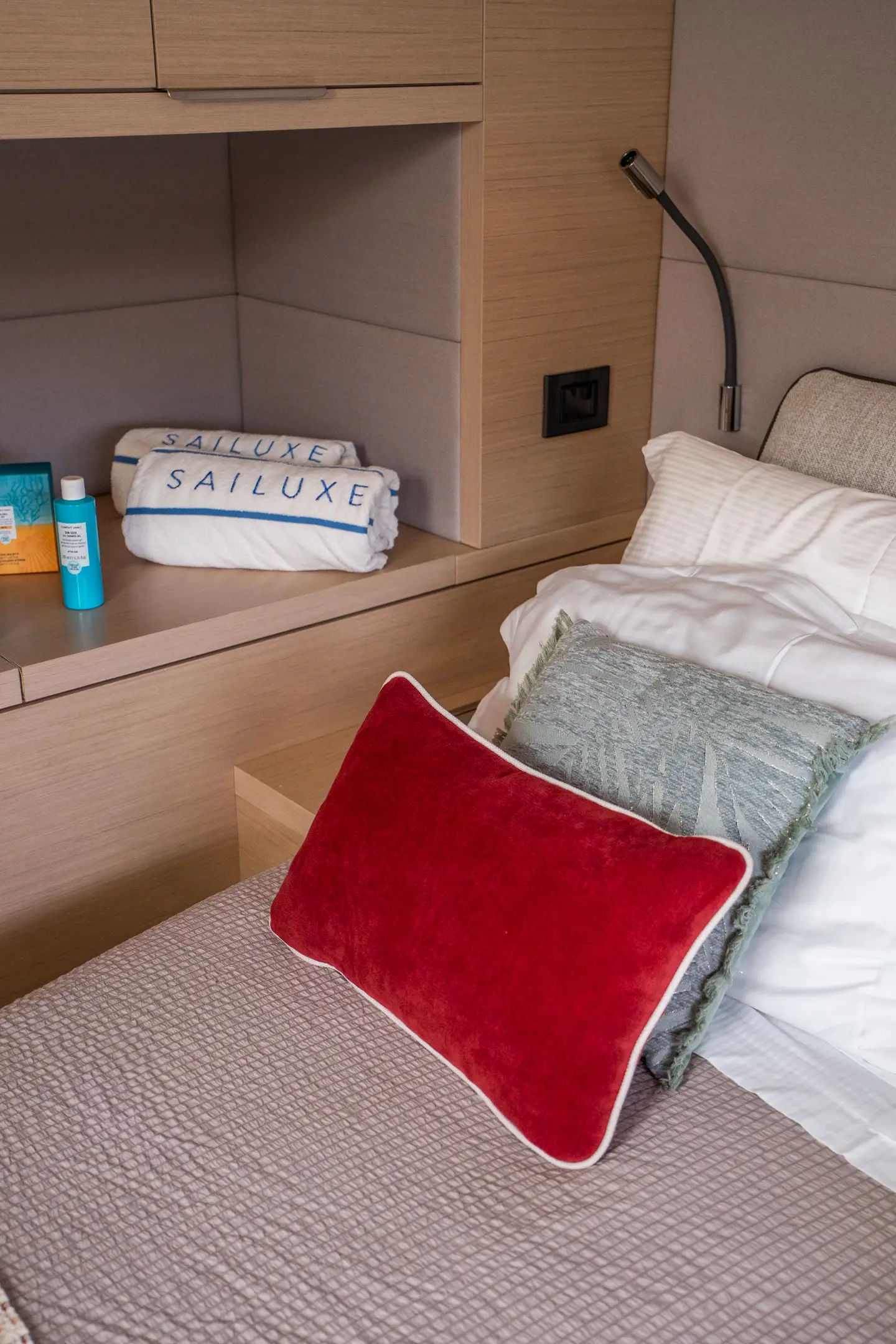 SAILUXE - Strafico, Cabin