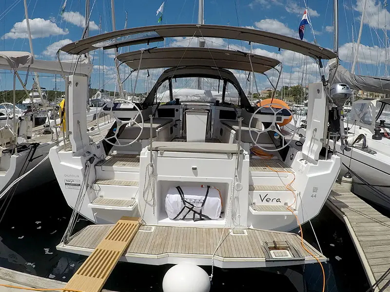 Vera, Dufour 44