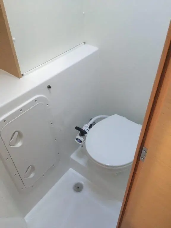 Tigra, Toilet 2