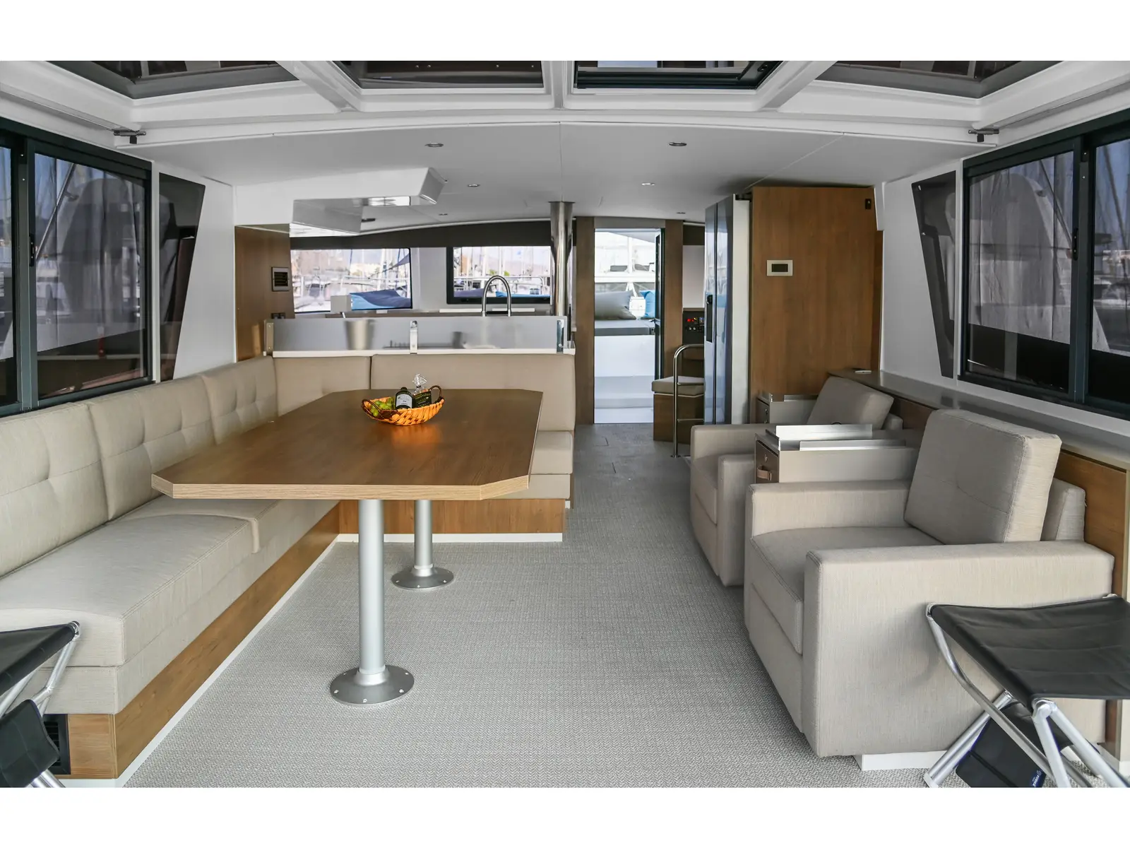 Enma, Interior image