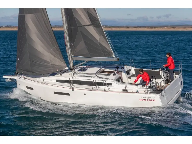 Bura Kiss, Sun Odyssey 380