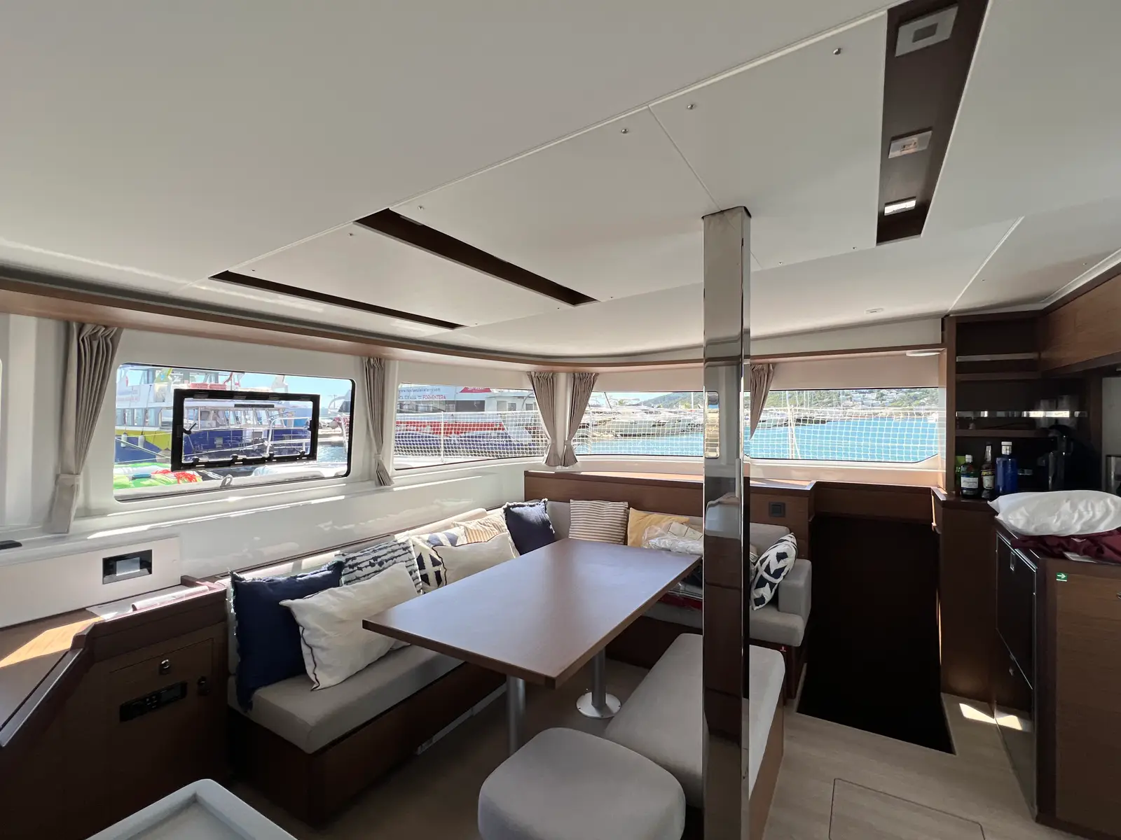 Saramimi NEW 2022, Interior image