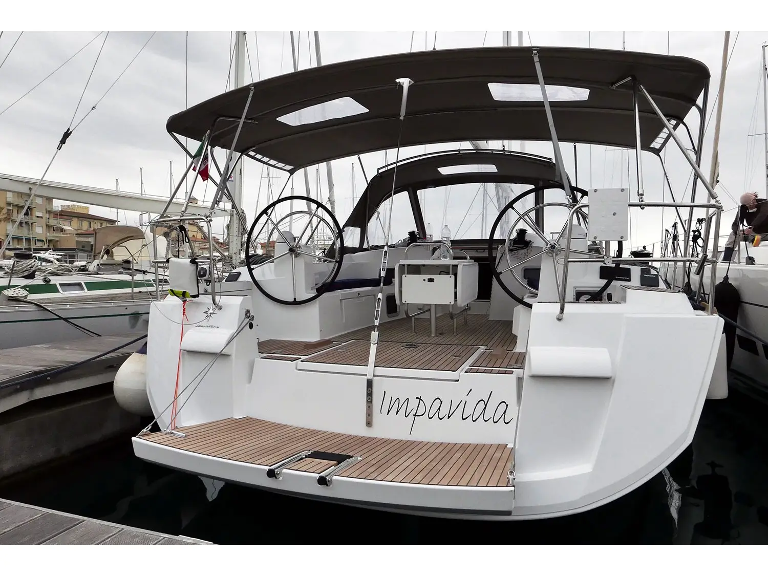 Impavida, Main image
