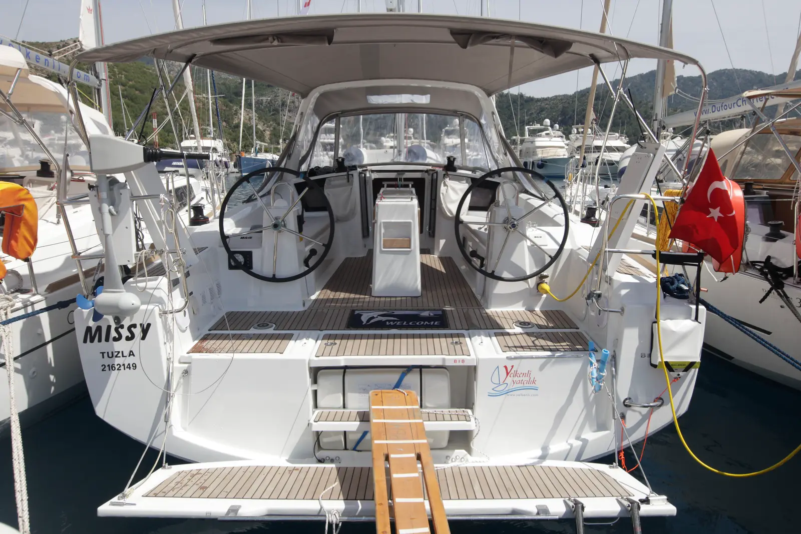 Missy, Transom