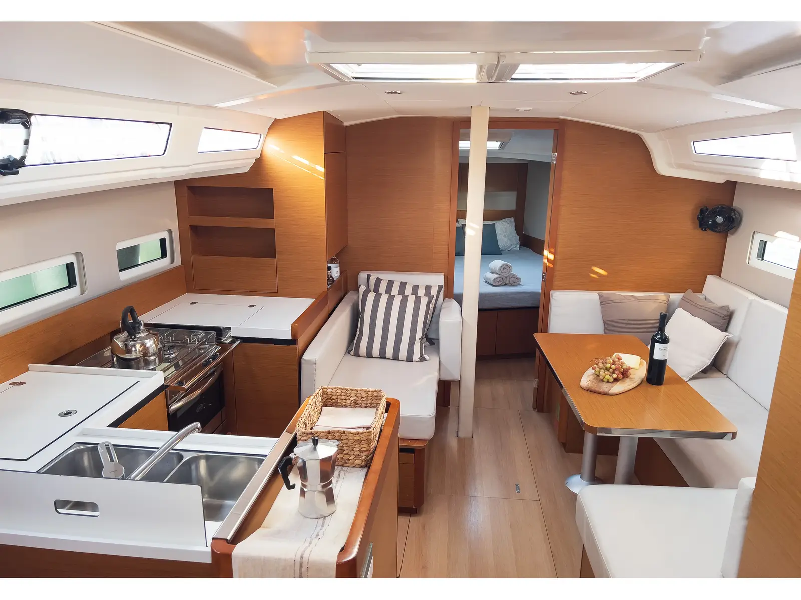 Irene, Interior image
