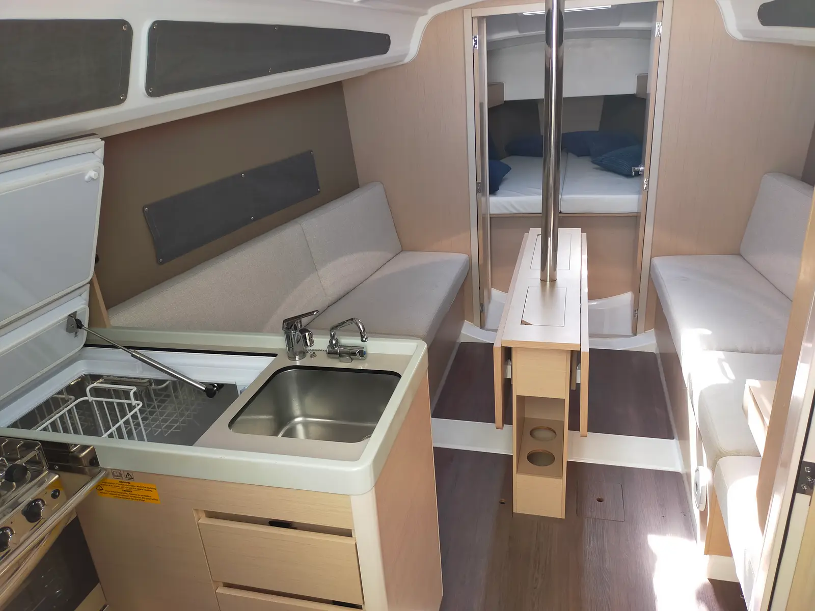 Fregugetta, Interior image