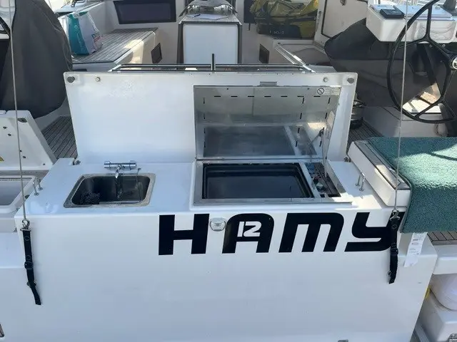 Hamy, Main image