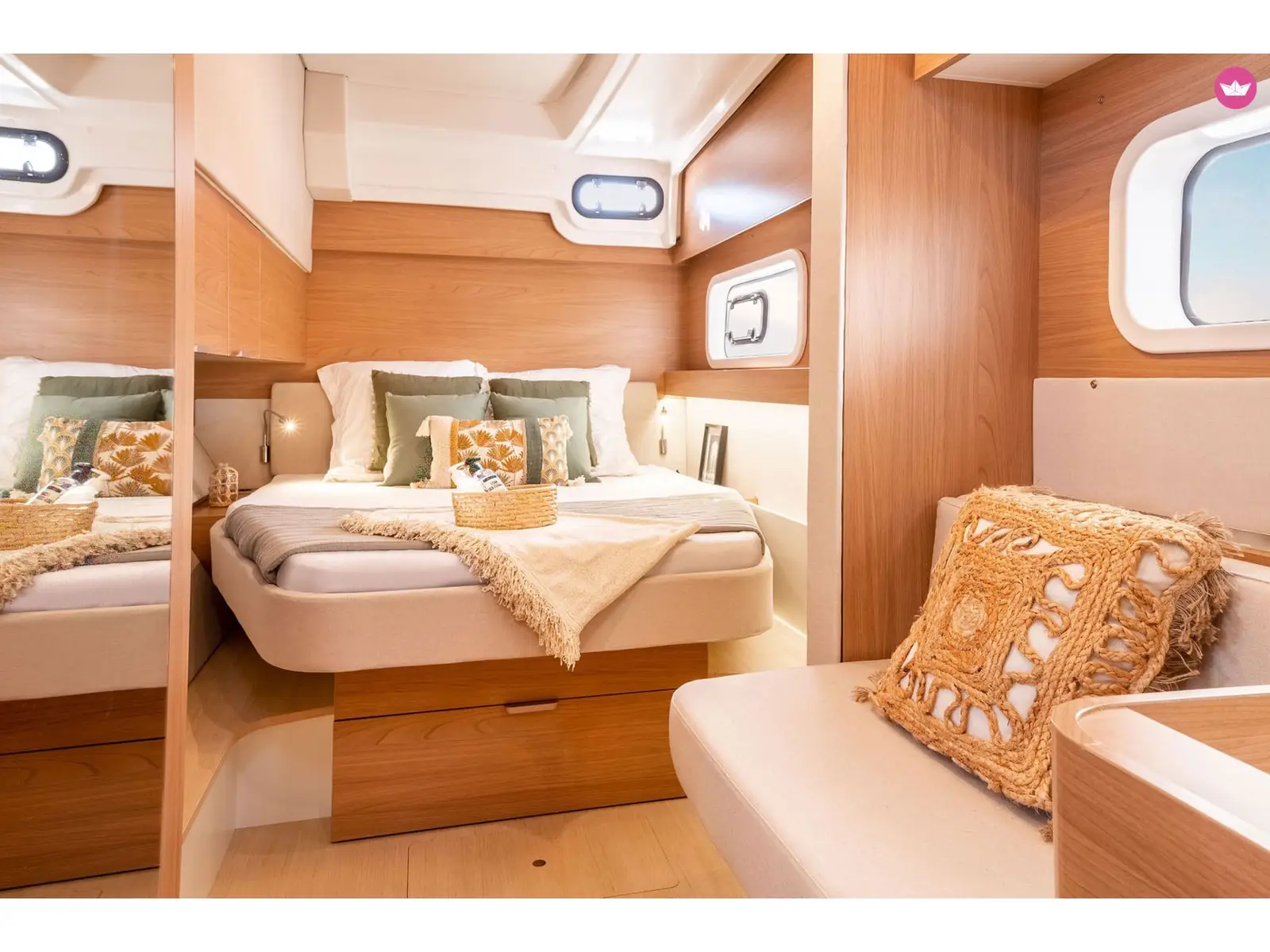 Classic, Interior image
