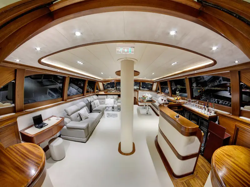 Alessandro, Interior image