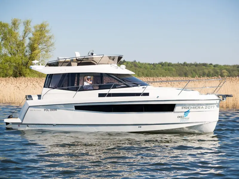 Platinum 989 Flybridge (Premiera), photograph 16