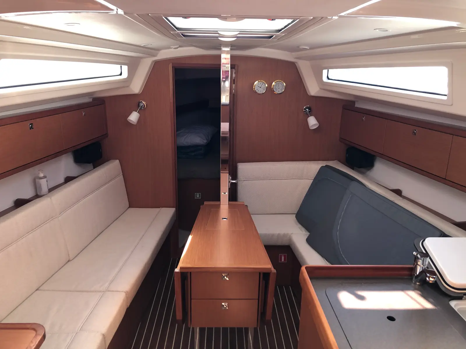 S/Y Althea, Interior image