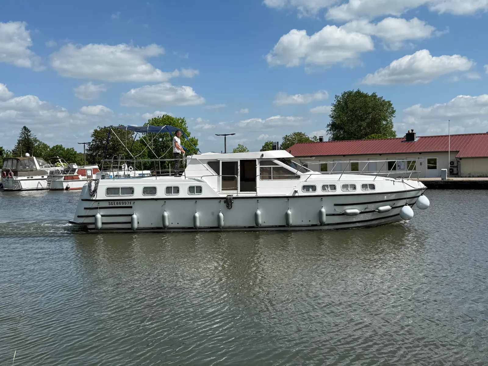 2401, Main image