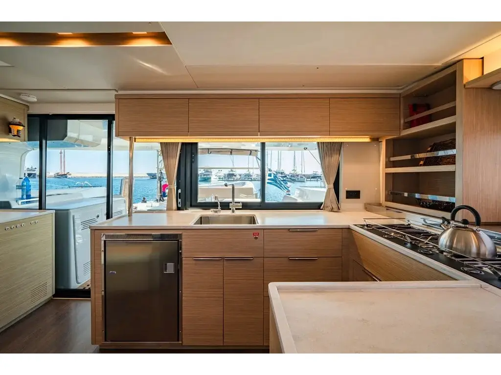 MARY GRACE II, Interior image