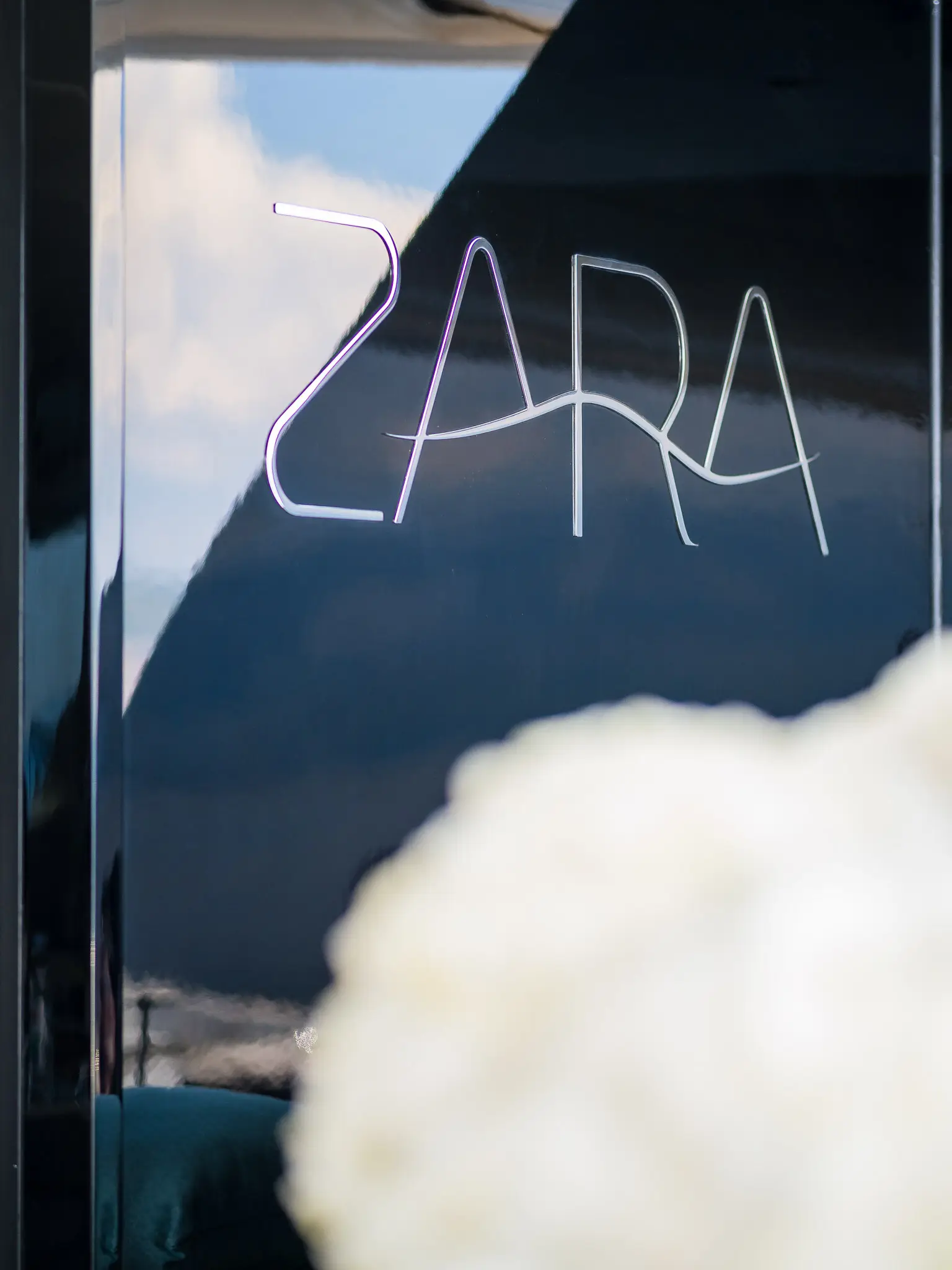 ZARA, photograph 32
